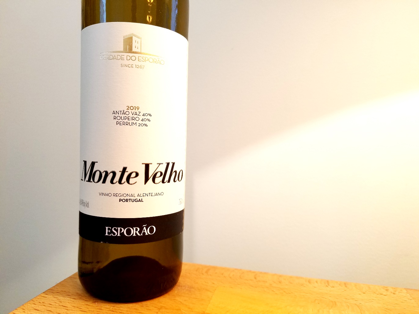 Esporão, Monte Velho White 2019, Vinho Regional Alentejano, Portugal, Wine Casual