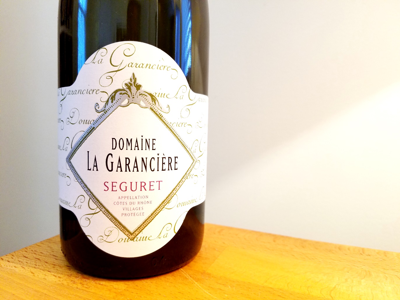 Domaine La Garancière, Séguret Blanc 2017, Cotes du Rhône Villages, France, Wine Casual